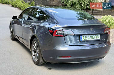 Седан Tesla Model 3 2021 в 