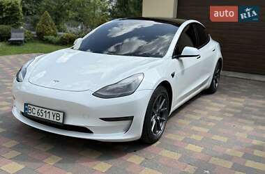 Седан Tesla Model 3 2023 в Львове