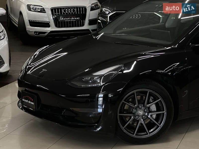 Седан Tesla Model 3 2021 в Миколаєві