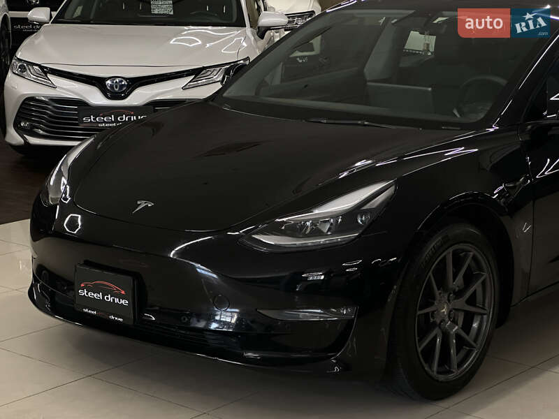 Седан Tesla Model 3 2021 в Николаеве