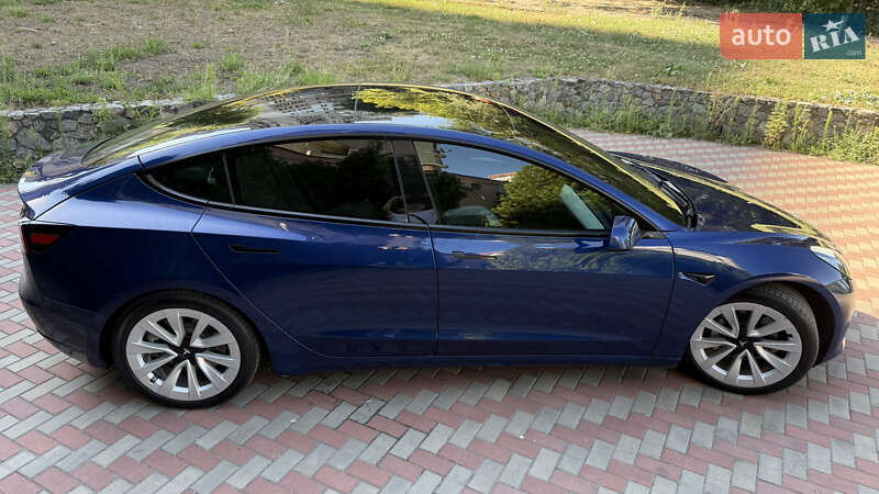 Седан Tesla Model 3 2022 в Днепре