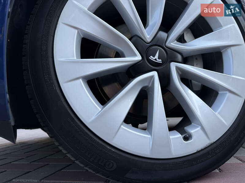 Седан Tesla Model 3 2022 в Днепре