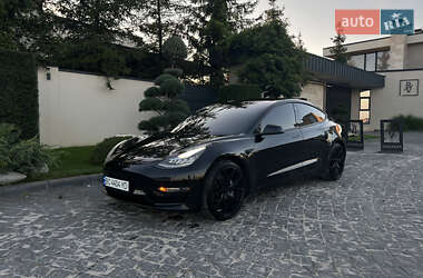 Седан Tesla Model 3 2018 в Львове