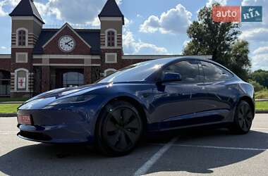 Седан Tesla Model 3 2024 в 