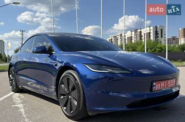 Седан Tesla Model 3 2024 в 
