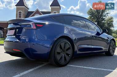 Седан Tesla Model 3 2024 в 