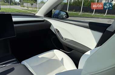 Седан Tesla Model 3 2024 в 
