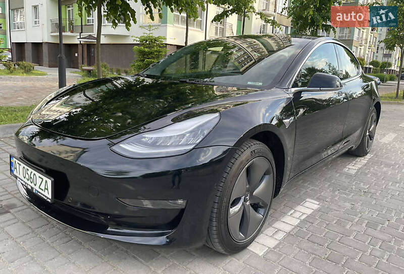 Седан Tesla Model 3 2019 в 