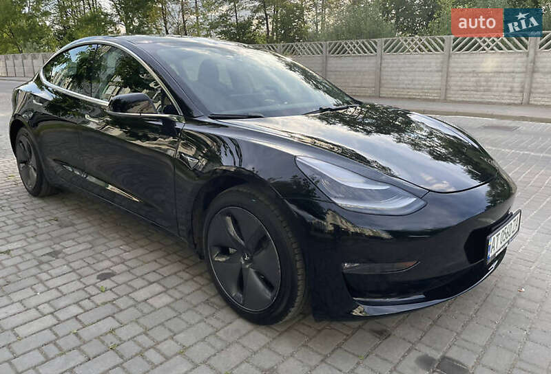 Седан Tesla Model 3 2019 в Ивано-Франковске