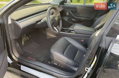 Седан Tesla Model 3 2019 в 