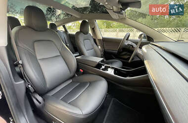 Седан Tesla Model 3 2019 в 