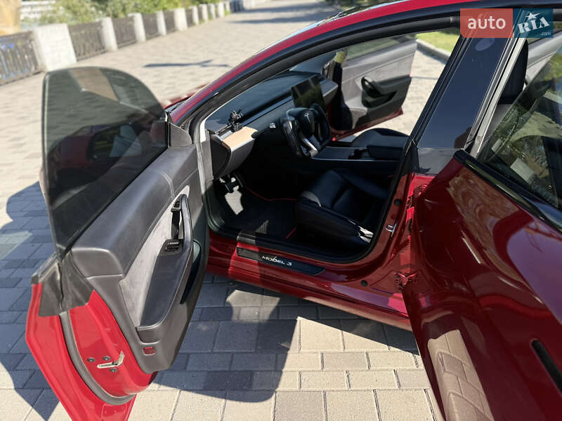 Седан Tesla Model 3 2018 в Дніпрі