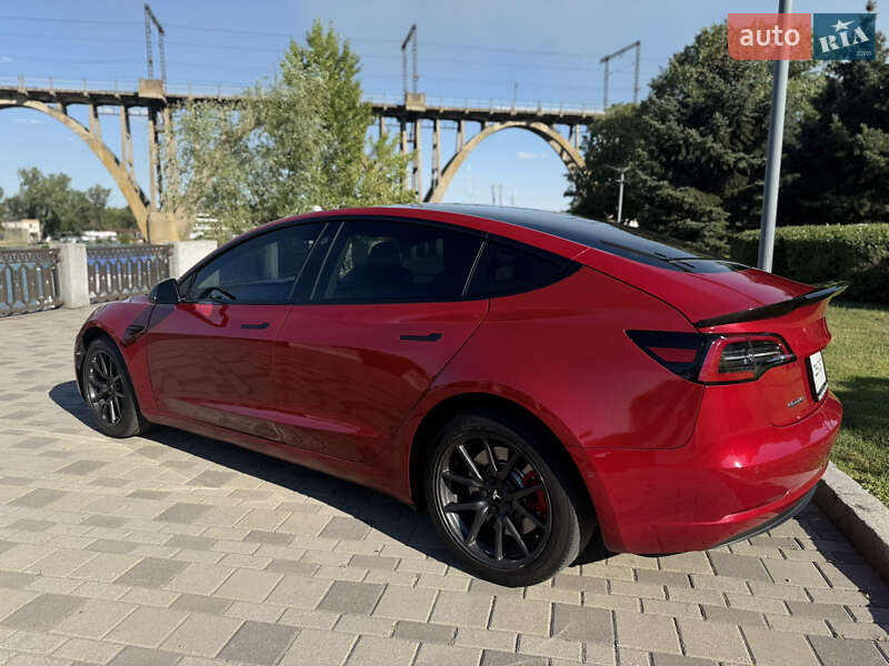 Седан Tesla Model 3 2018 в Дніпрі