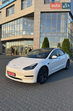 Седан Tesla Model 3 2023 в 