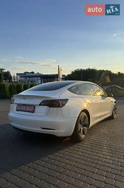 Седан Tesla Model 3 2023 в 