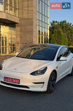 Седан Tesla Model 3 2023 в 