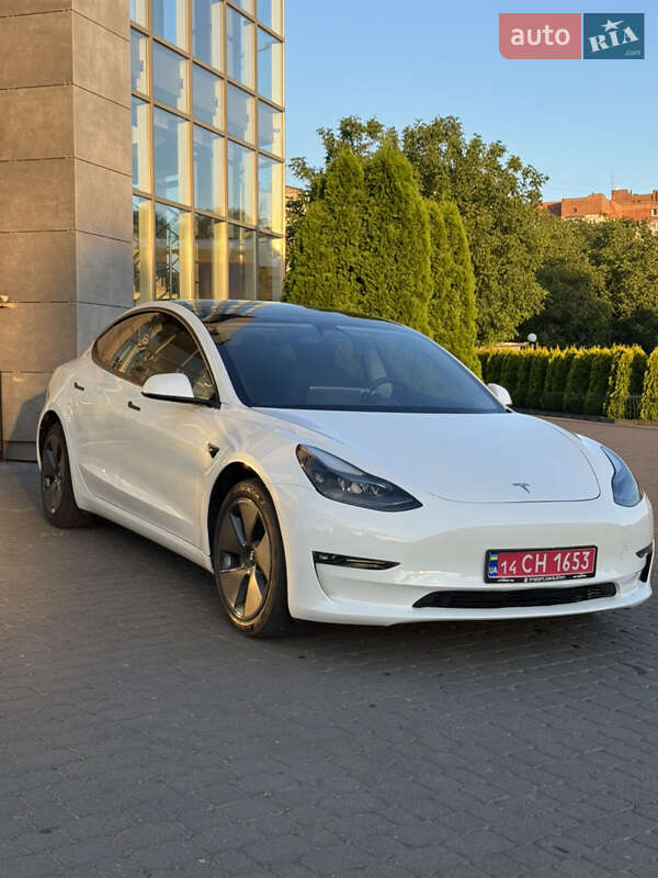 Седан Tesla Model 3 2023 в Хмельницком