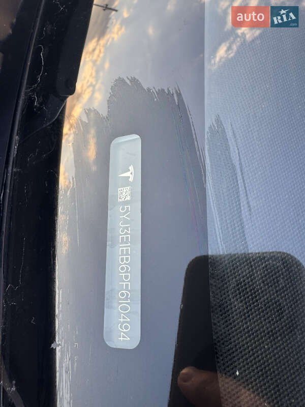 Седан Tesla Model 3 2023 в Хмельницком