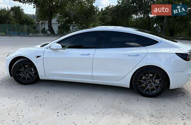 Седан Tesla Model 3 2018 в 