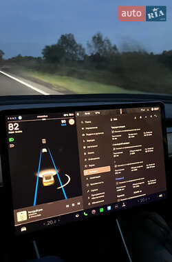 Седан Tesla Model 3 2018 в 