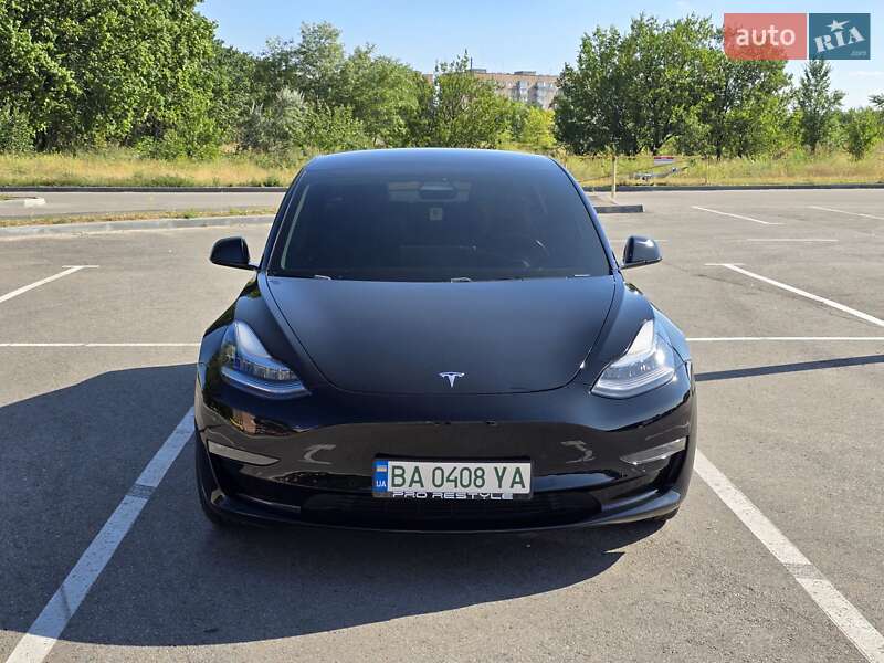 Седан Tesla Model 3 2019 в Кропивницком