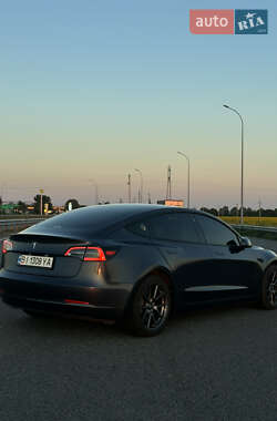 Седан Tesla Model 3 2022 в Киеве
