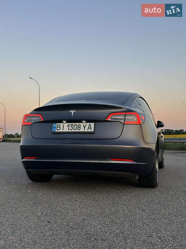 Седан Tesla Model 3 2022 в Киеве