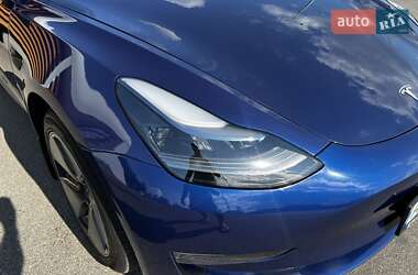 Седан Tesla Model 3 2023 в 