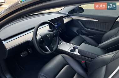 Седан Tesla Model 3 2023 в 