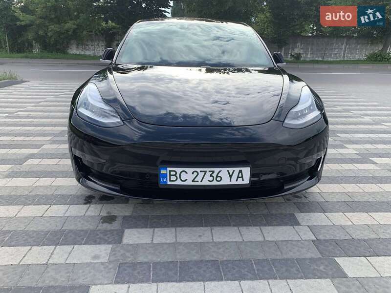 Седан Tesla Model 3 2018 в Львові