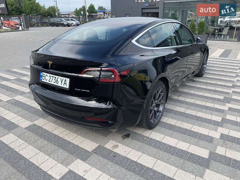 Седан Tesla Model 3 2018 в Львові