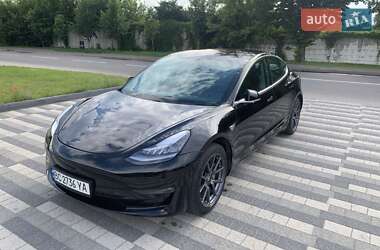 Седан Tesla Model 3 2018 в Львові