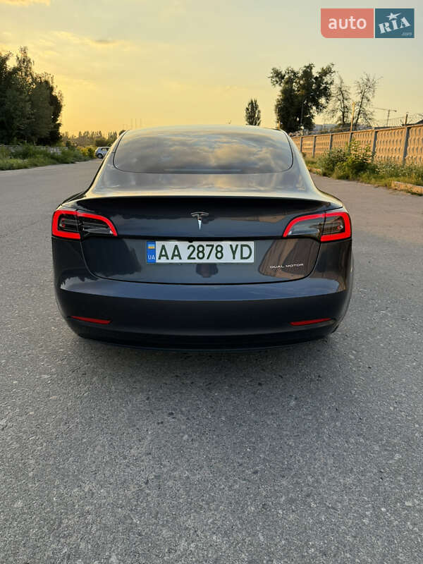 Седан Tesla Model 3 2023 в Киеве