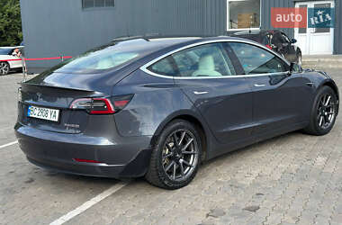Седан Tesla Model 3 2019 в 