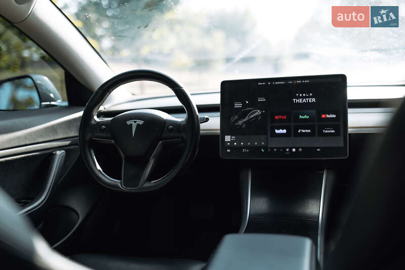 Седан Tesla Model 3 2018 в Запорожье
