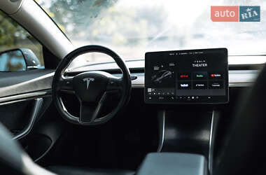 Седан Tesla Model 3 2018 в 