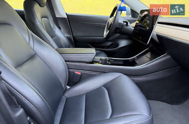Седан Tesla Model 3 2019 в 
