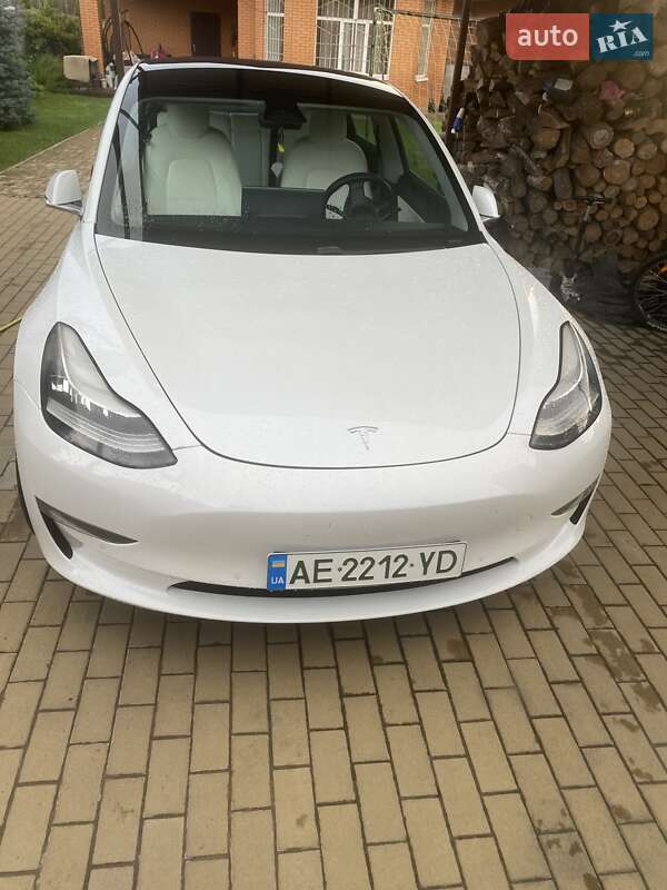 Tesla Model 3 2019