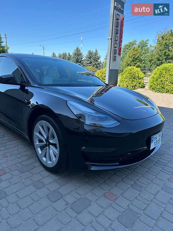 Седан Tesla Model 3 2023 в Луцке