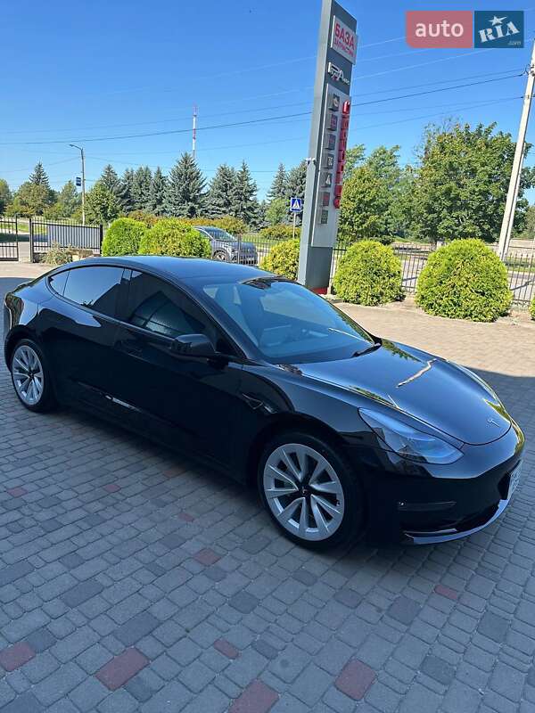 Седан Tesla Model 3 2023 в Луцьку