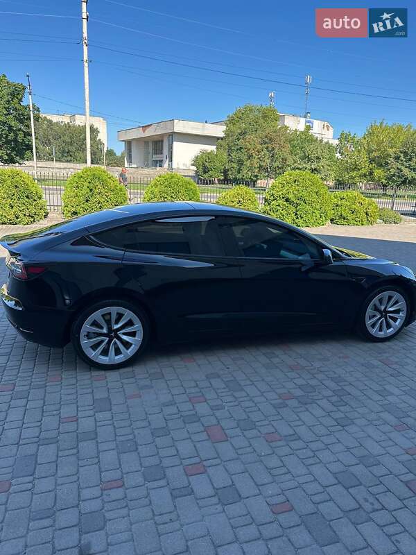 Седан Tesla Model 3 2023 в Луцьку