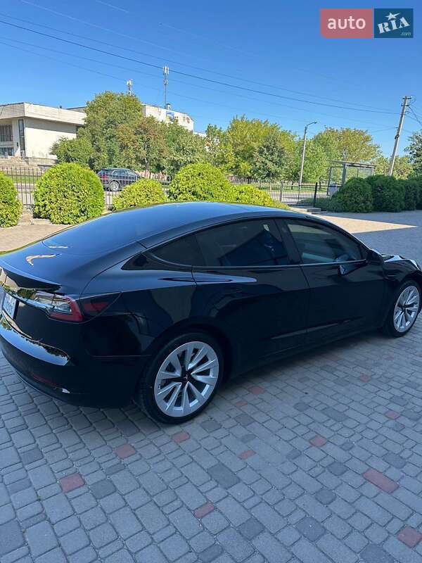 Седан Tesla Model 3 2023 в Луцьку