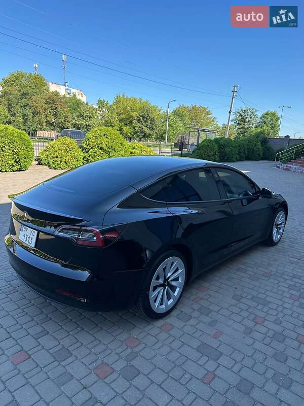 Седан Tesla Model 3 2023 в Луцьку
