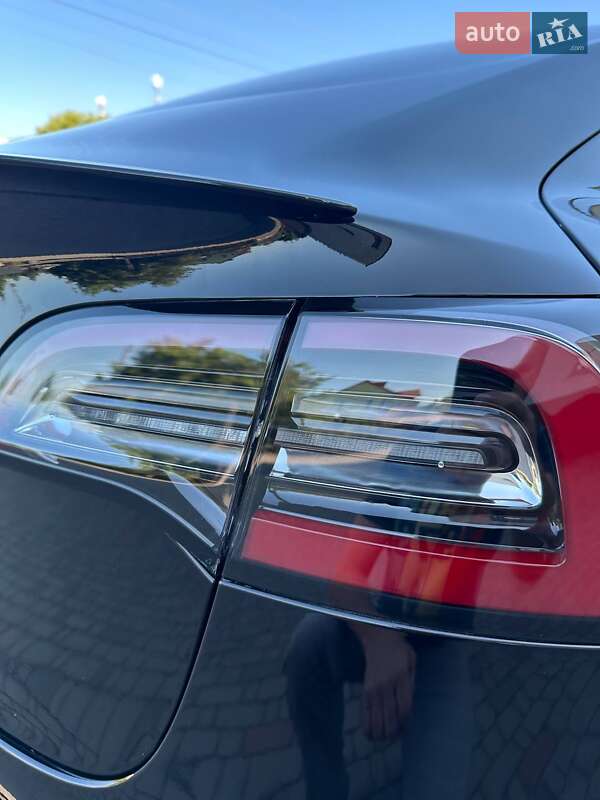 Седан Tesla Model 3 2023 в Луцьку