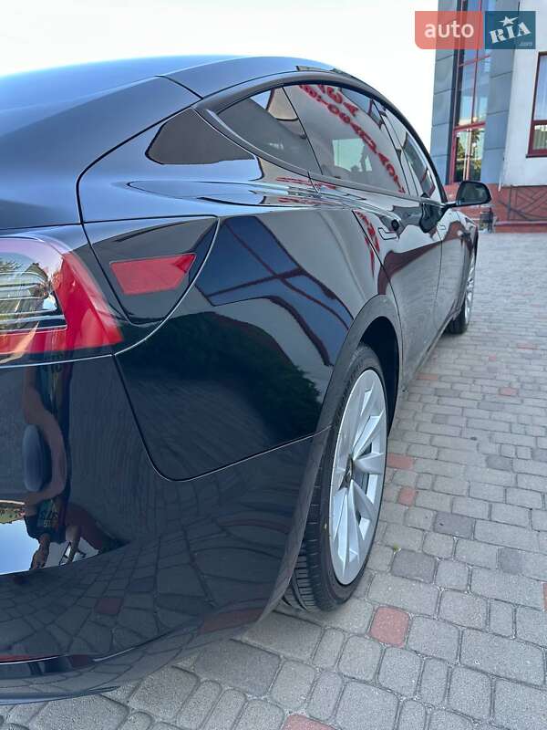 Седан Tesla Model 3 2023 в Луцьку