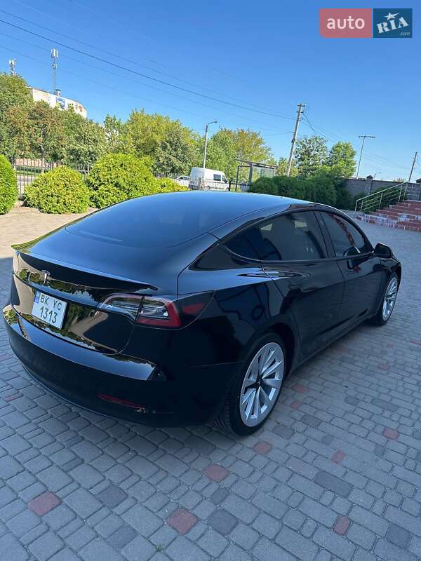 Седан Tesla Model 3 2023 в Луцьку