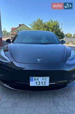 Седан Tesla Model 3 2023 в Луцке