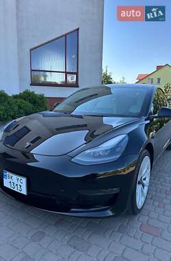 Седан Tesla Model 3 2023 в Луцьку