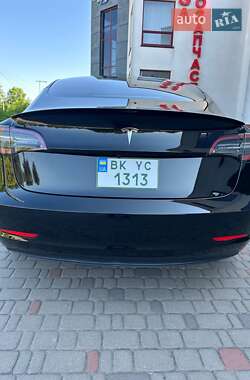 Седан Tesla Model 3 2023 в Луцке