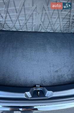 Седан Tesla Model 3 2023 в Луцьку